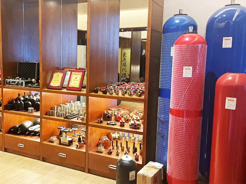 imgi 39 showroom2